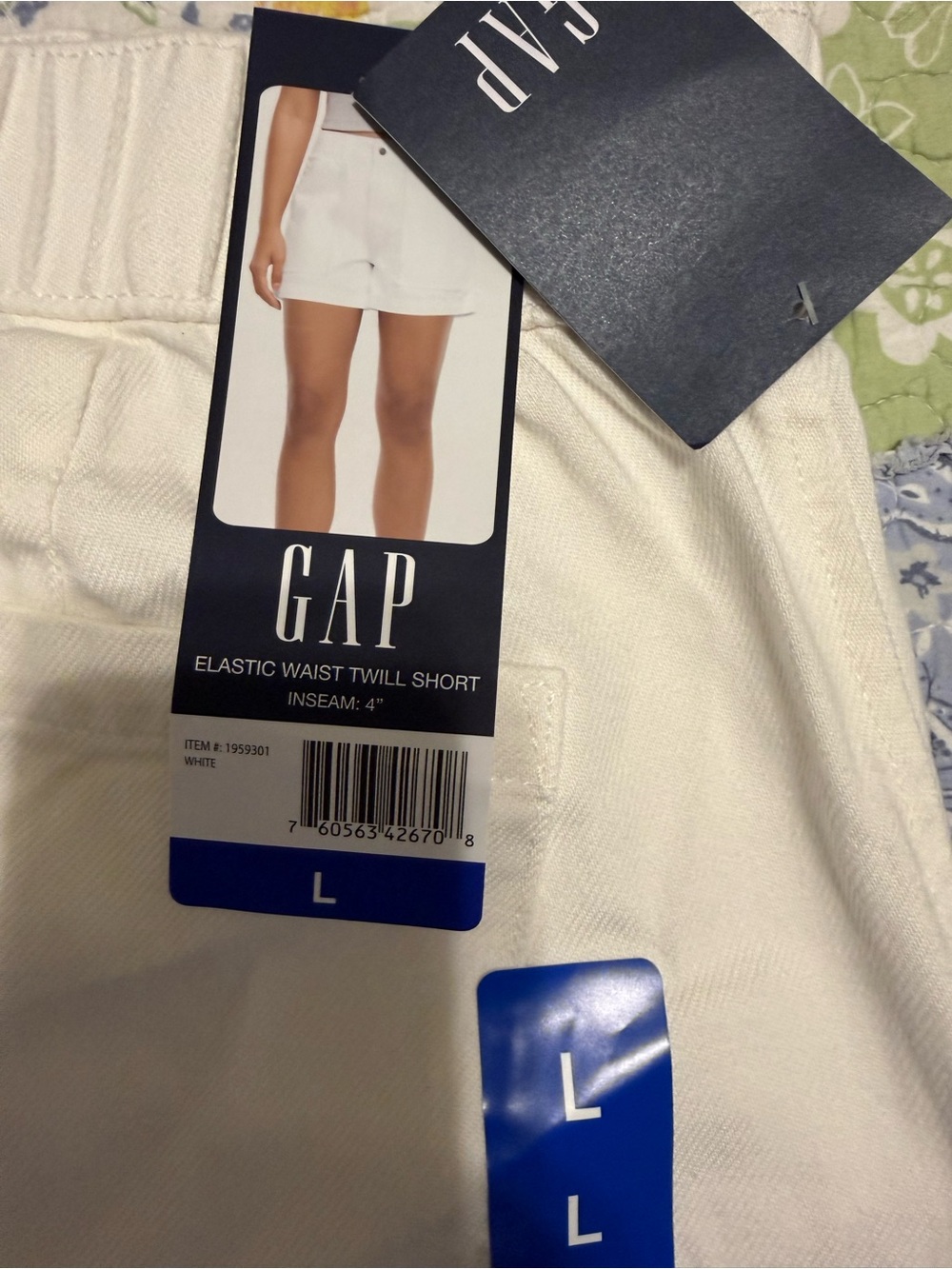GAP Women's White Casual Utility Shorts size Large NWT - Picture 3 of 3
